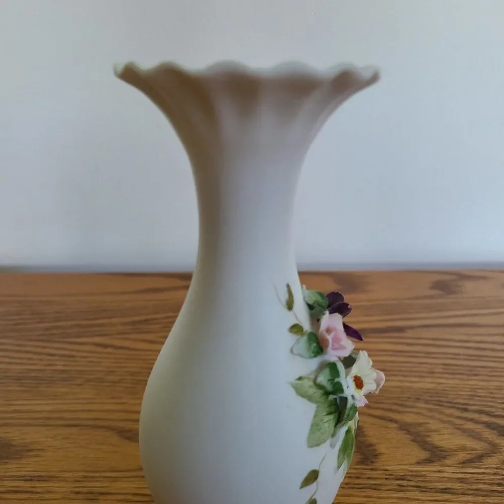 Lefton China Bisque Hand-Painted Raised Flowers Floral Vase Porcelain Item KW829